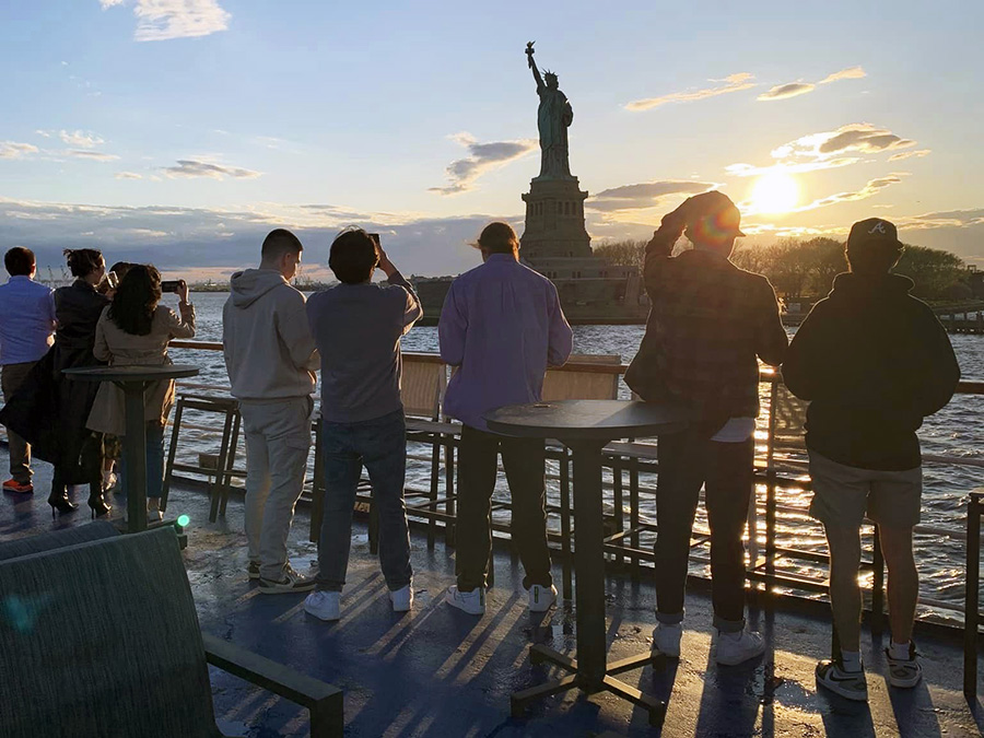 Image of students on NYC field trip.